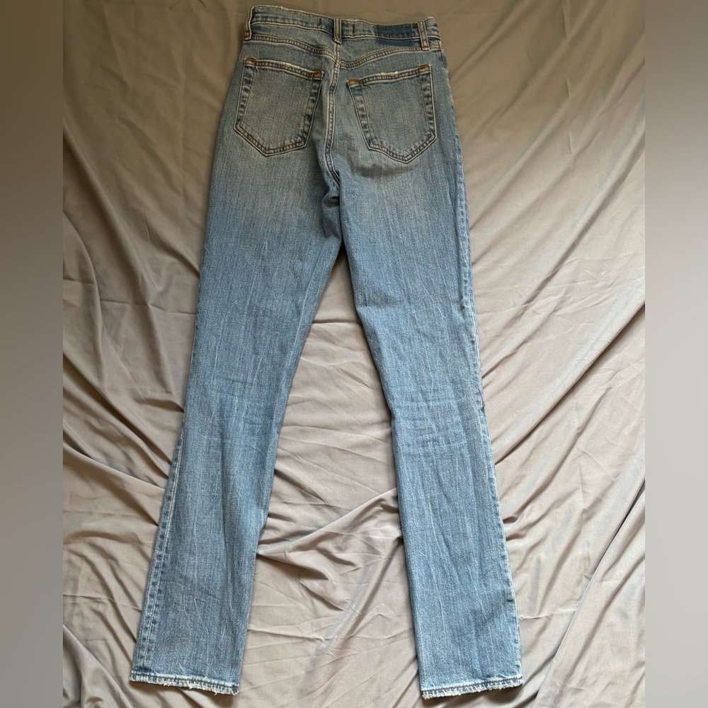 Abercrombie & Fitch
The '90s Slim Straight
Ultra High Rise